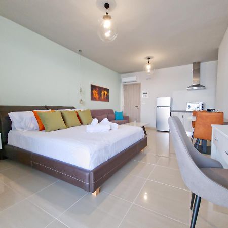 Epipleon Luxury Suites: Seafront Rooms with Spacious Verandas Nafpaktos Exterior photo