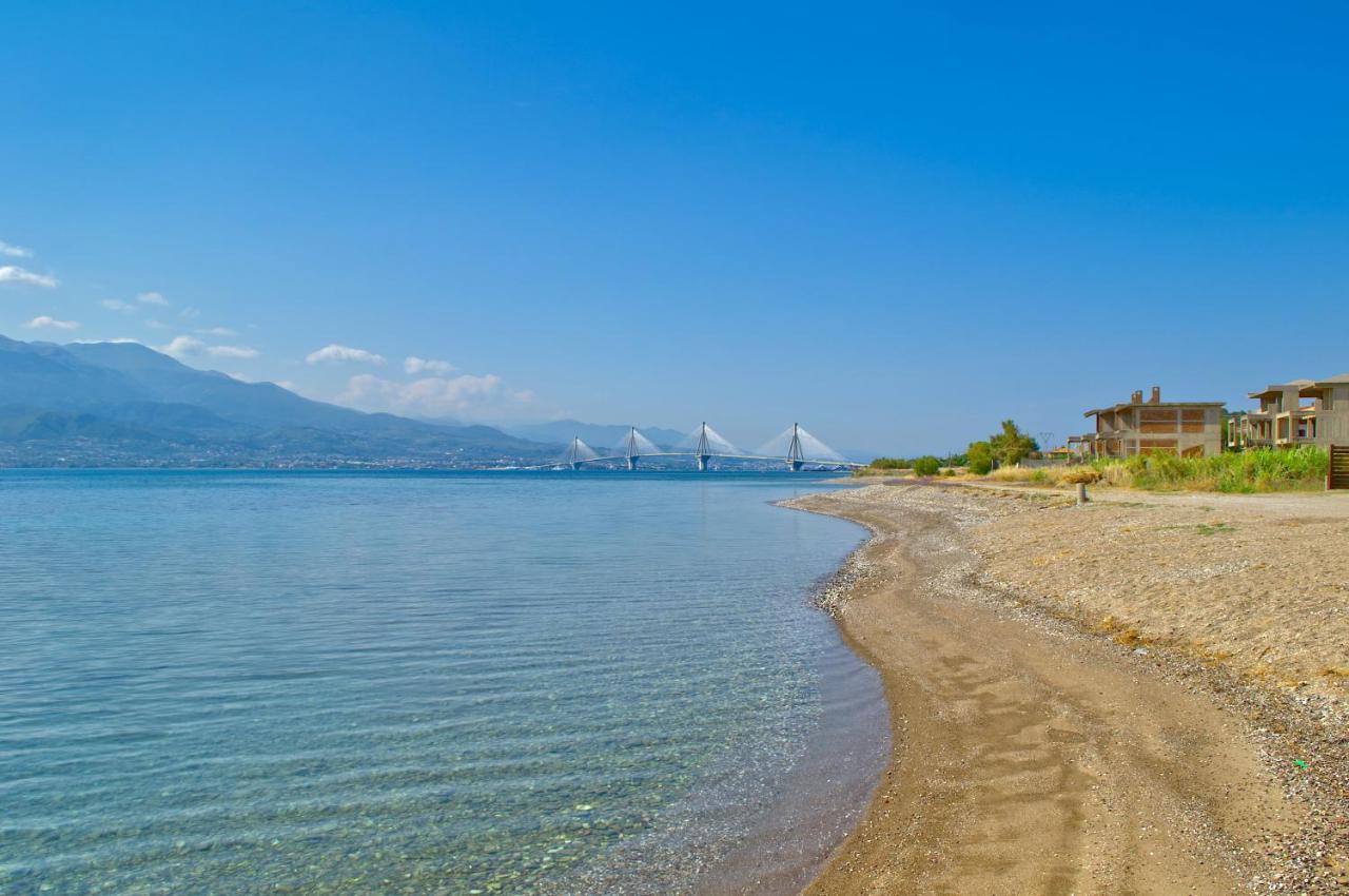 Epipleon Luxury Suites: Seafront Rooms with Spacious Verandas Nafpaktos Exterior photo