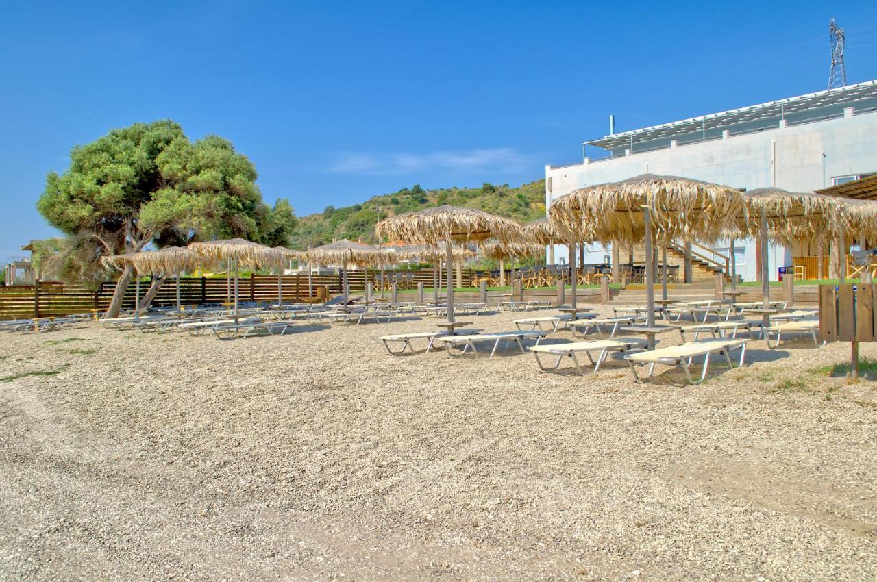 Epipleon Luxury Suites: Seafront Rooms with Spacious Verandas Nafpaktos Exterior photo